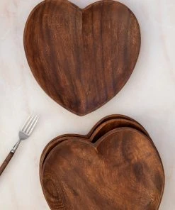 Natural Life Set Of 4 Wooden Heart Plates