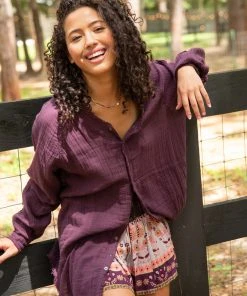 Natural Life NEW & TRENDING Laid Back Button Down